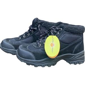 Brand New Earth Spirit black fur lined hiking boots.